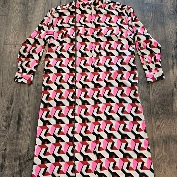 L Express Black White Red Long Sleeve Cuffed Button Down Shirt Dress Career
SNL - Picture 5 of 16